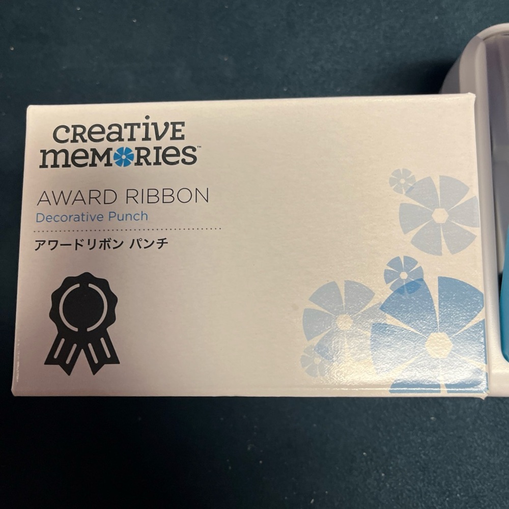 Creative Memories Award Ribbon Decorative Punch New In Box